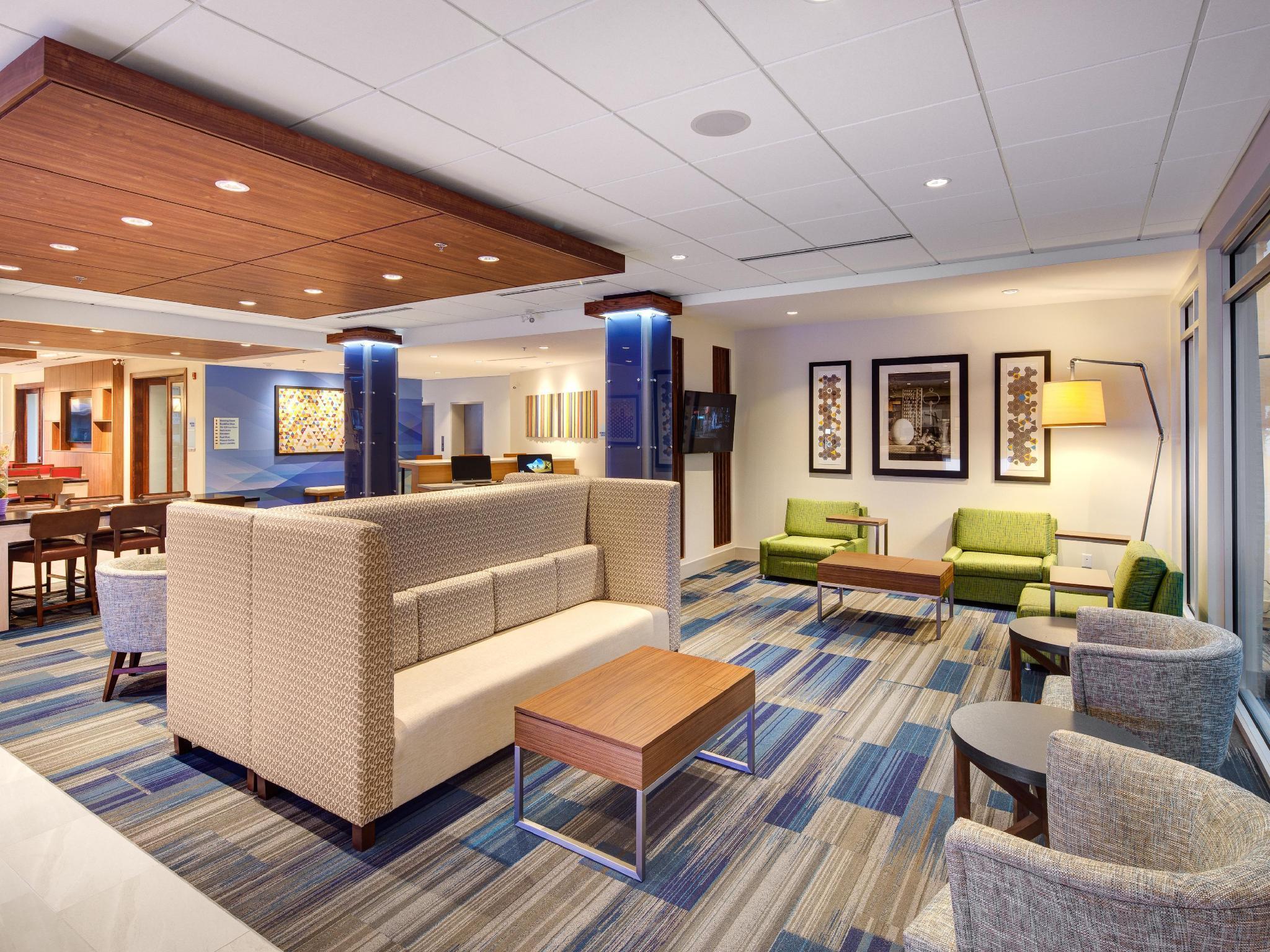 Holiday Inn Express & Suites Terrace By Ihg Luaran gambar