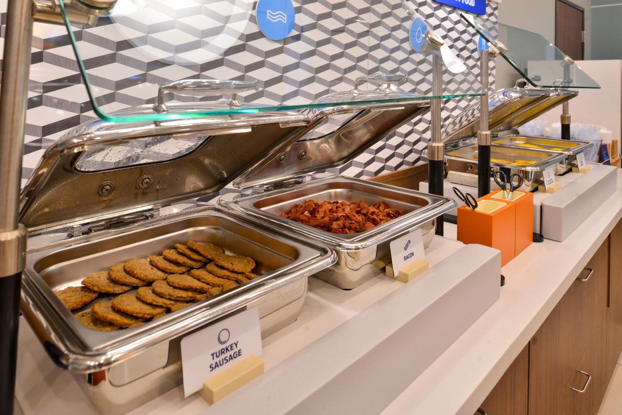 Holiday Inn Express & Suites Terrace By Ihg Luaran gambar