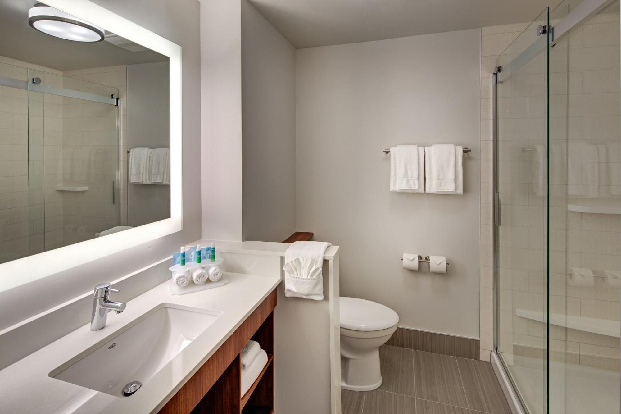 Holiday Inn Express & Suites Terrace By Ihg Luaran gambar