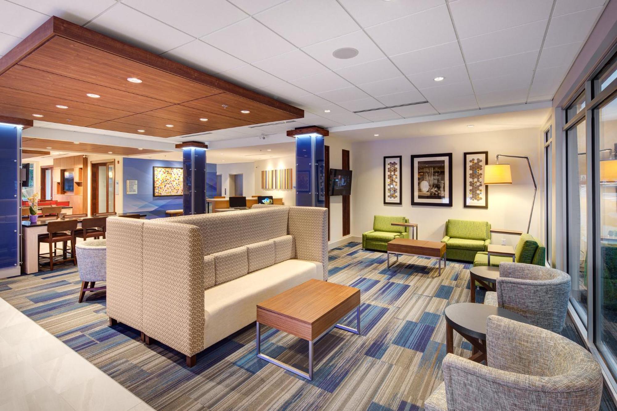 Holiday Inn Express & Suites Terrace By Ihg Luaran gambar